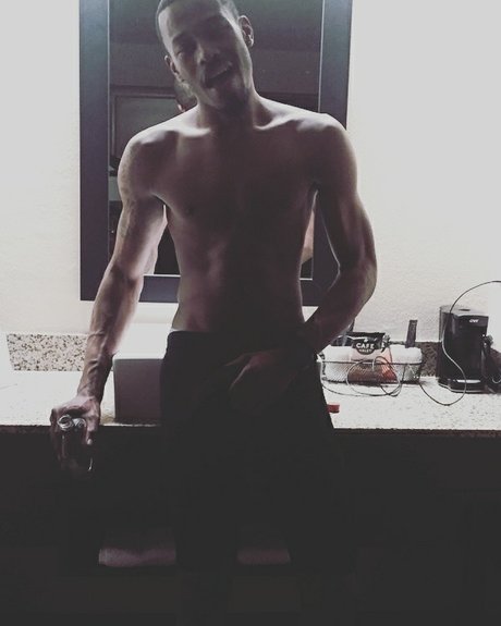 Nacktes geleaktes OnlyFans-Foto von Richard Armstrong