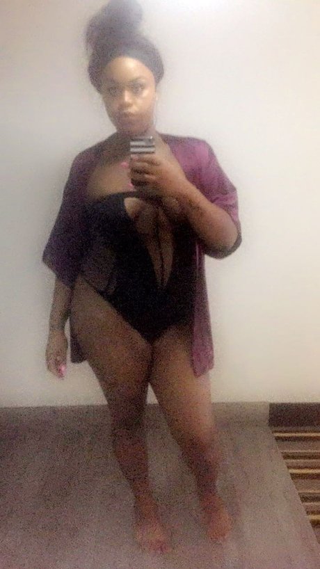 Nacktes geleaktes OnlyFans-Foto von Baddieeekayyy