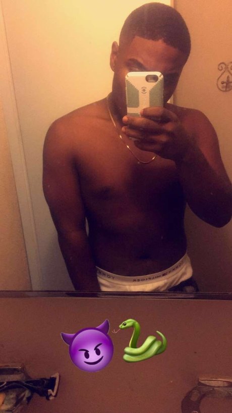 Nacktes geleaktes OnlyFans-Foto von Eanuel