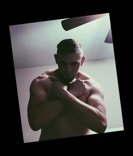Nacktes geleaktes OnlyFans-Foto von Tank