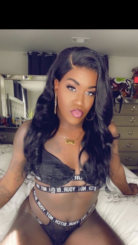 Nacktes geleaktes OnlyFans-Foto von Shemale Chocolate