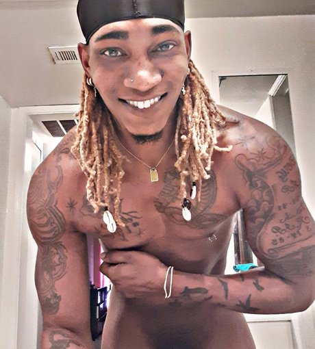 Nacktes geleaktes OnlyFans-Foto von Douglas White