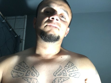 Nacktes geleaktes OnlyFans-Foto von Deltadaddy