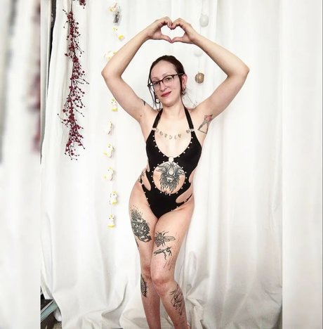 Nacktes geleaktes OnlyFans-Foto von Scatvenger