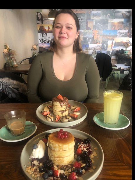 Nacktes geleaktes OnlyFans-Foto von Chubbyemmy