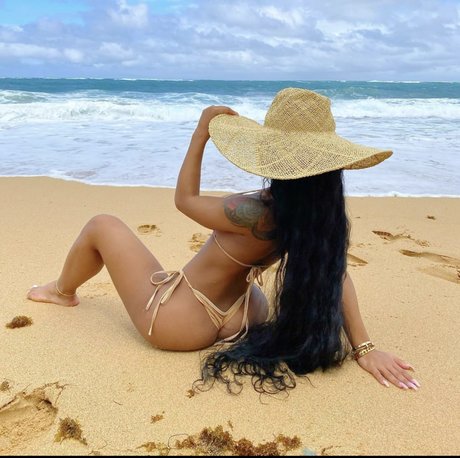 Nacktes geleaktes OnlyFans-Foto von Baddassbella