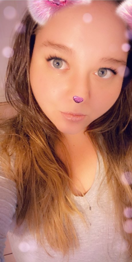 Nacktes geleaktes OnlyFans-Foto von Bad Mommy