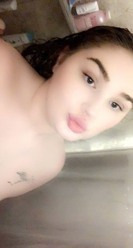 Nacktes geleaktes OnlyFans-Foto von Diamond
