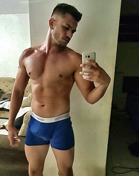Nacktes geleaktes OnlyFans-Foto von Dcast