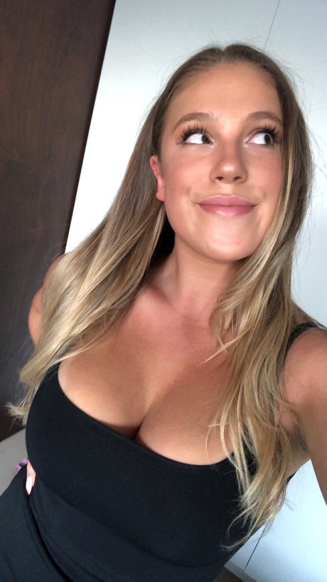 Nacktes geleaktes OnlyFans-Foto von Coco