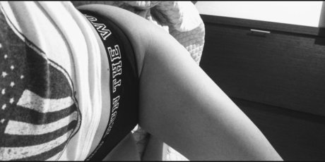 Nacktes geleaktes OnlyFans-Foto von Mona