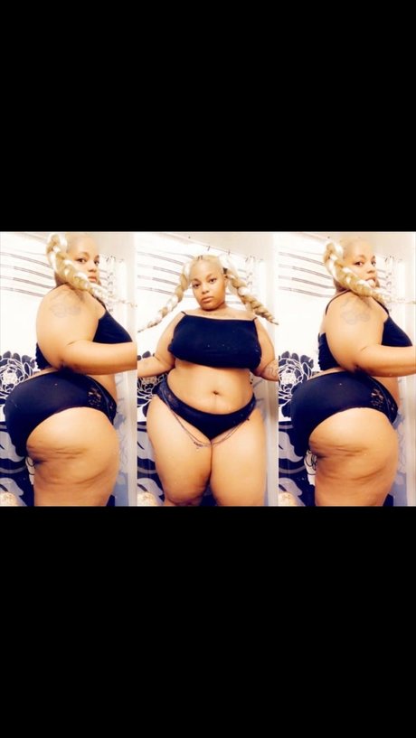 Nacktes geleaktes OnlyFans-Foto von Queen Keylolo