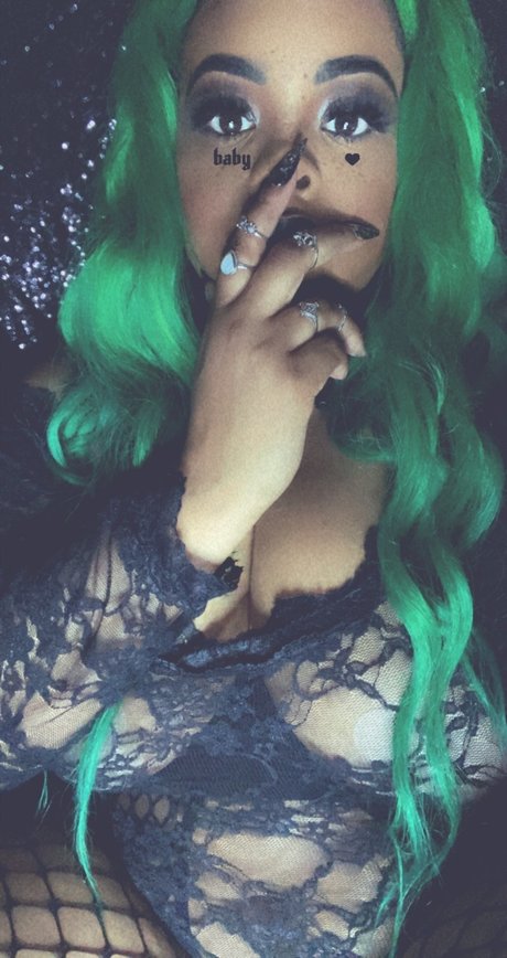 Nacktes geleaktes OnlyFans-Foto von Qiing Dom