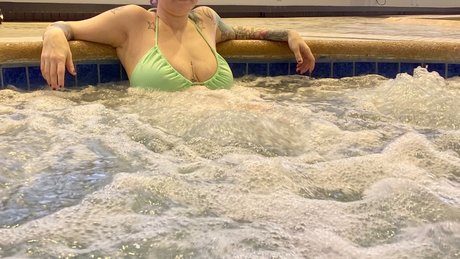 Nacktes geleaktes OnlyFans-Foto von Qbee 18 