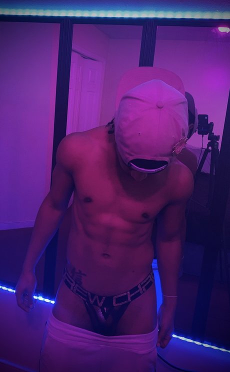 Nacktes geleaktes OnlyFans-Foto von Neo Bottom Serenity