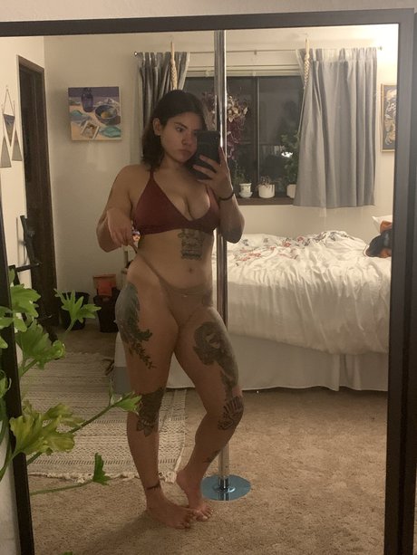 Nacktes geleaktes OnlyFans-Foto von Juicy