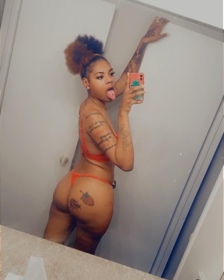 Nacktes geleaktes OnlyFans-Foto von Thirsttrap