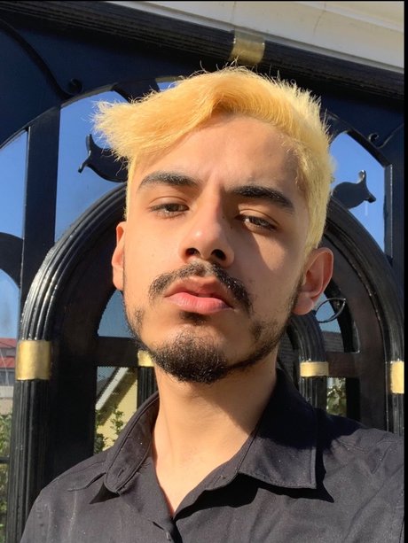 Nacktes geleaktes OnlyFans-Foto von Andykiro