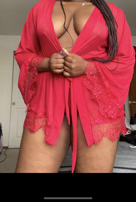 Nacktes geleaktes OnlyFans-Foto von Ebony