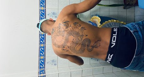 Nacktes geleaktes OnlyFans-Foto von Hot Sexy Boy 
