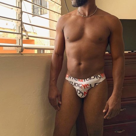 Nacktes geleaktes OnlyFans-Foto von Dominicandarkmeatrd