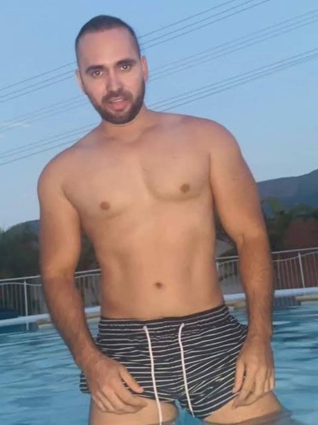 Nacktes geleaktes OnlyFans-Foto von Edo Castaeda