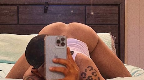 Nacktes geleaktes OnlyFans-Foto von Thick