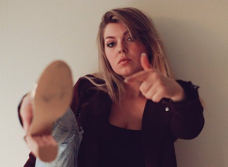 Nacktes geleaktes OnlyFans-Foto von Equestrian Queen Sasja Luna 