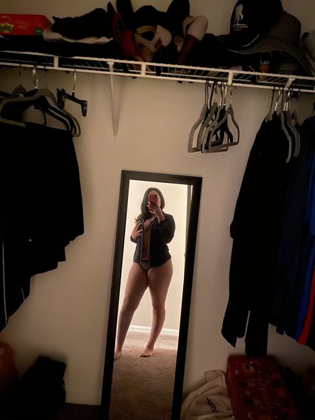 Nacktes geleaktes OnlyFans-Foto von Queen Noor