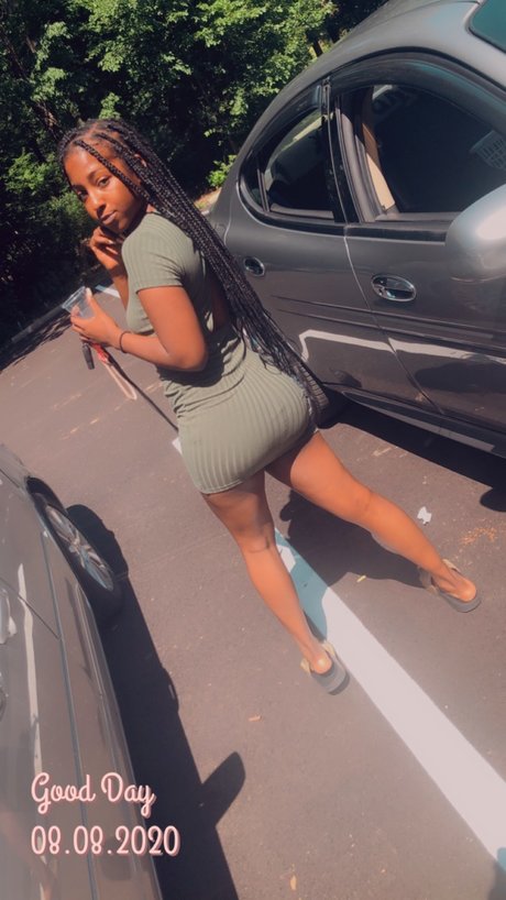 Nacktes geleaktes OnlyFans-Foto von Queenniesha