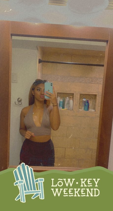 Nacktes geleaktes OnlyFans-Foto von Liyahboo