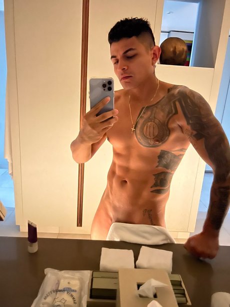 Nacktes geleaktes OnlyFans-Foto von Daza Latino