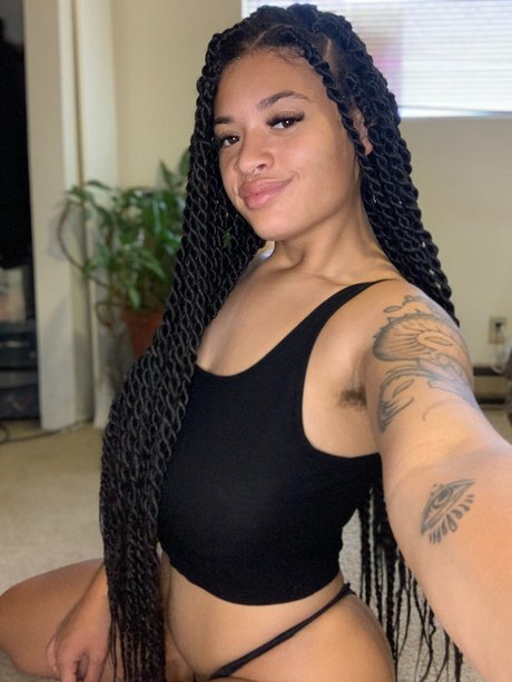 Nacktes geleaktes OnlyFans-Foto von Miss Thang