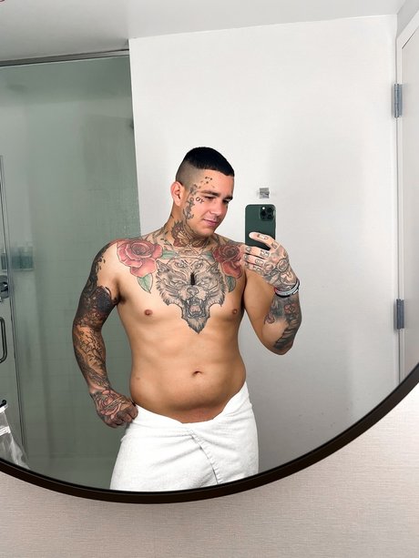 Nacktes geleaktes OnlyFans-Foto von Devinnscott