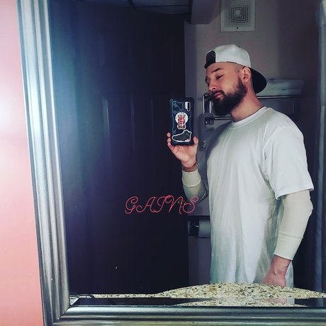 Nacktes geleaktes OnlyFans-Foto von Drewsky88