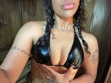 Nacktes geleaktes OnlyFans-Foto von Rainbowchild444