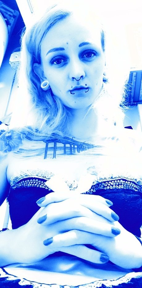 Nacktes geleaktes OnlyFans-Foto von Rainbowbrite