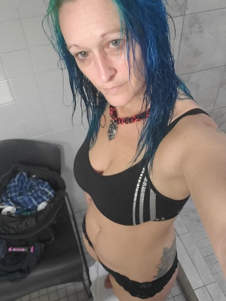 Nacktes geleaktes OnlyFans-Foto von Rainbow Queen