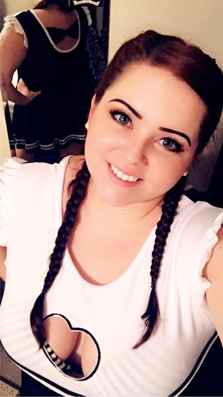 Nacktes geleaktes OnlyFans-Foto von Rainah Elise
