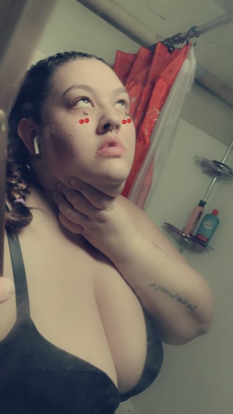 Nacktes geleaktes OnlyFans-Foto von Bel