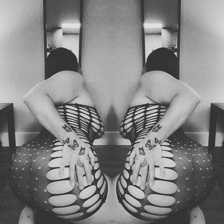 Nacktes geleaktes OnlyFans-Foto von Raelynnrosexxx