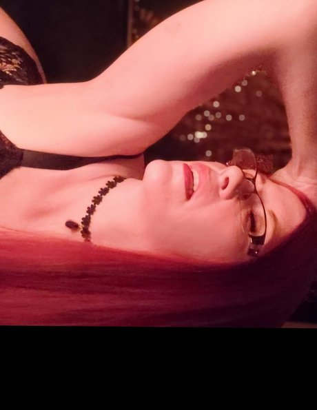 Nacktes geleaktes OnlyFans-Foto von Empress