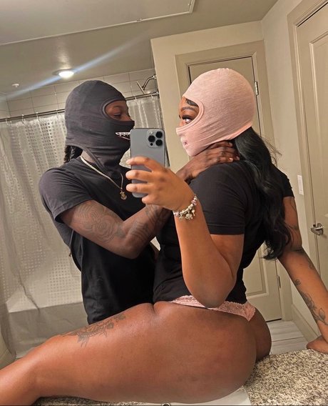 Nacktes geleaktes OnlyFans-Foto von Money Miyaa