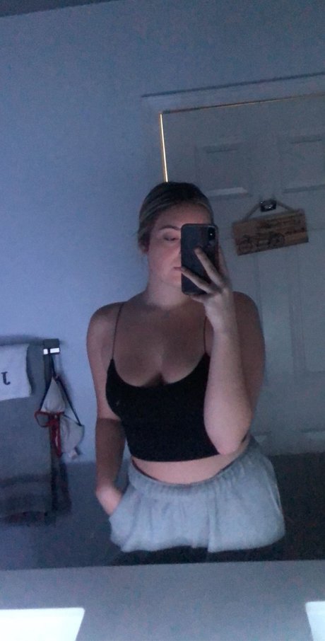 Nacktes geleaktes OnlyFans-Foto von Reece