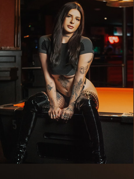 Nacktes geleaktes OnlyFans-Foto von Divine Rose 