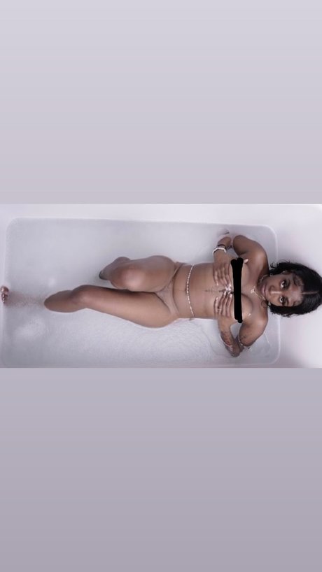 Nacktes geleaktes OnlyFans-Foto von Exotica