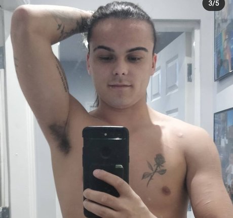 Nacktes geleaktes OnlyFans-Foto von Ross