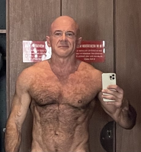 Nacktes geleaktes OnlyFans-Foto von Ray Stone