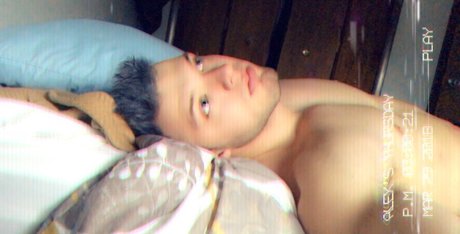 Nacktes geleaktes OnlyFans-Foto von James