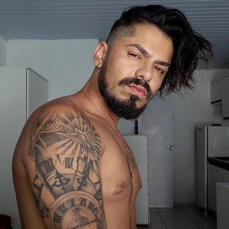 Nacktes geleaktes OnlyFans-Foto von Ray Minuzzi